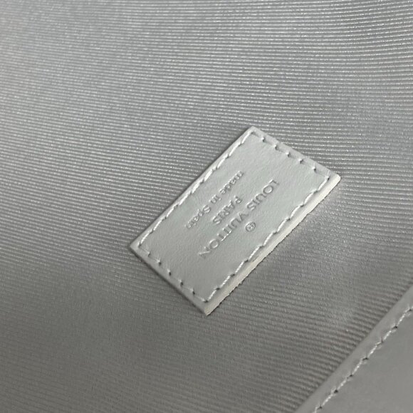 LOUIS VUITTON White Monogram Shoulder Bag - Picture 14 of 16